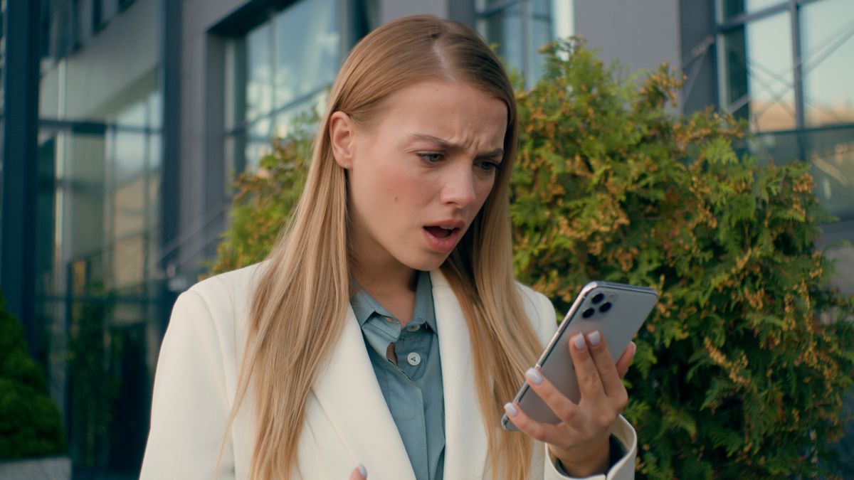 11 iPhone Features That Drain Your Battery Without You Knowing