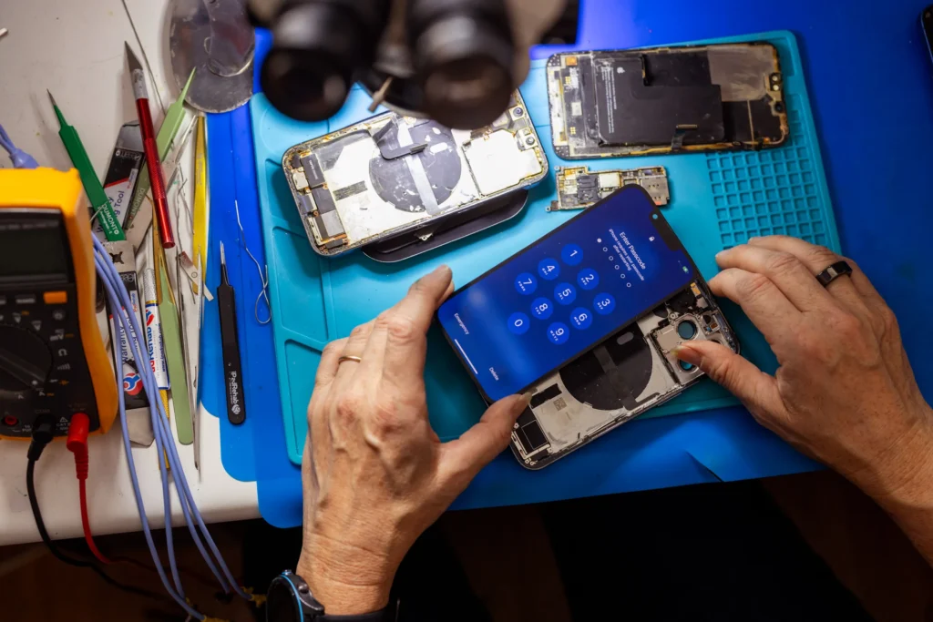 When to Demand a Replacement (Not Just a Repair)
Sometimes a repair isn't enough. Here's when to push harder.You sent your iPhone in. Apple fixed it