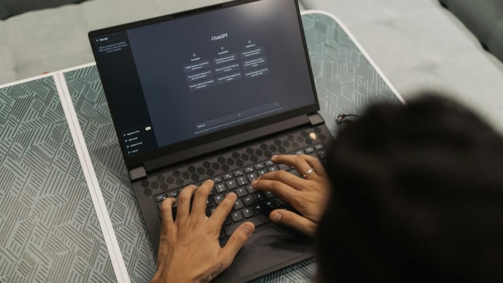 25 ChatGPT  Hacks That Make You Look Like You Have a Full-Time Assistant