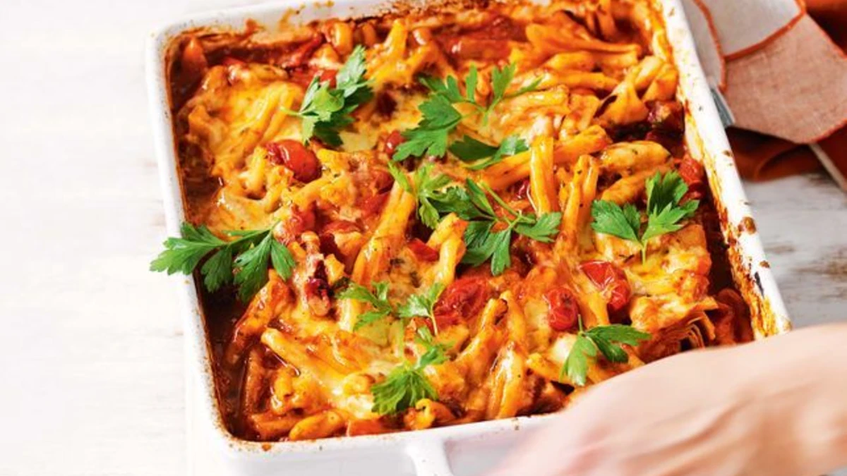 31 Cheesy Pasta Bakes the Whole Family Requests