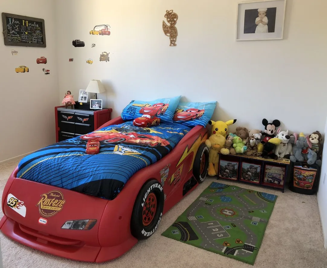 Lightning McQueen Race Car Bed