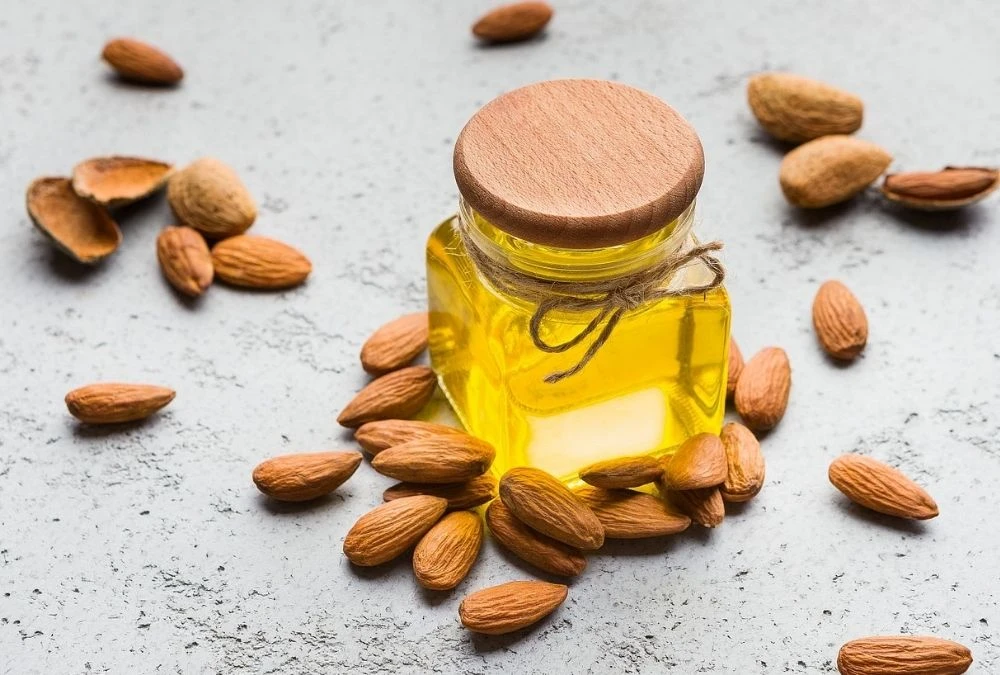 Almonds Supply Vitamin E Without a Supplement Bottle