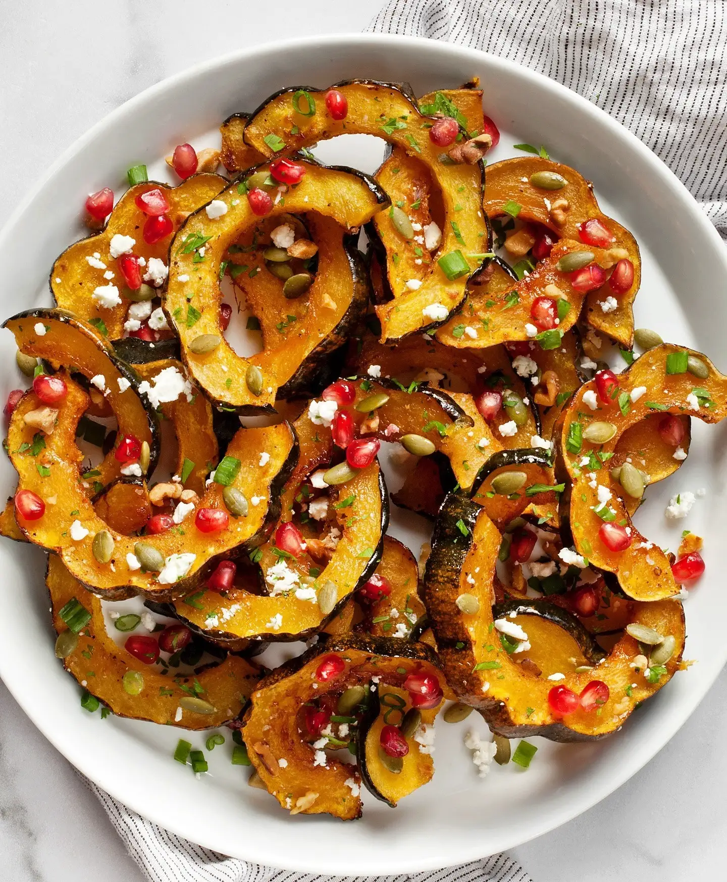 Baked Acorn Squash with Cinnamon and Walnuts
