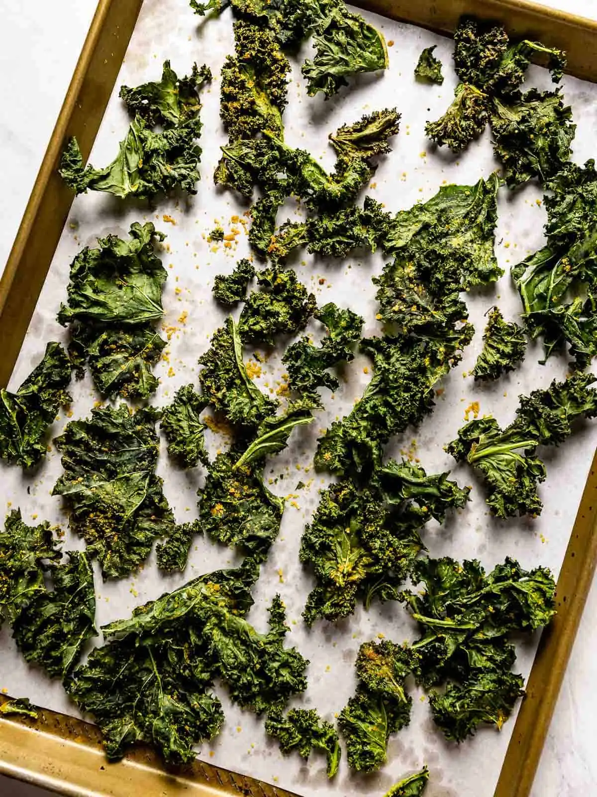 Baked Kale Chips with Nutritional Yeast