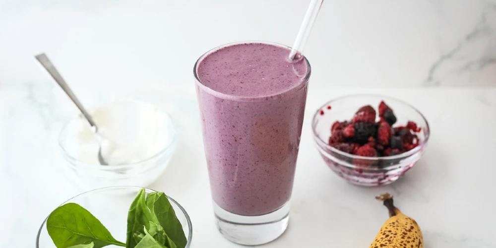 Berry Spinach Smoothie