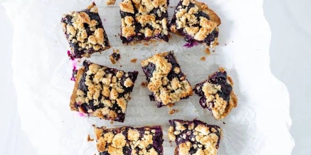 Blueberry Almond Crumble