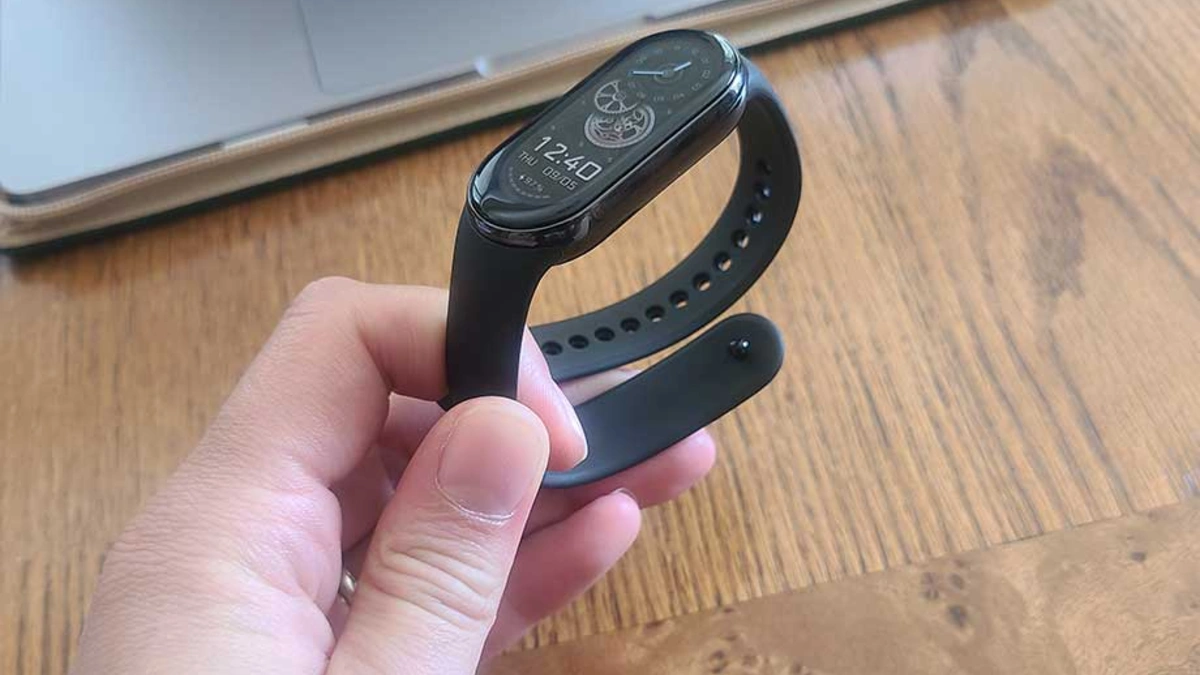 Budget Fitness Trackers with Unreliable Data