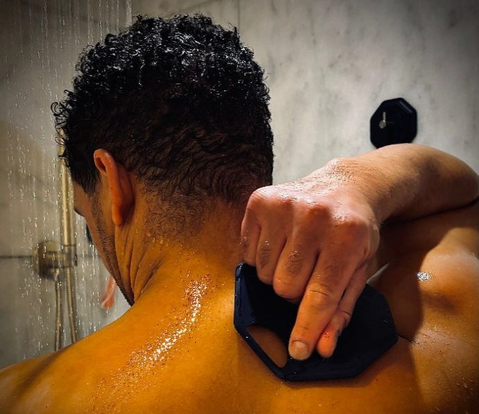 Can You Scrub Away A Dark Neck Patch