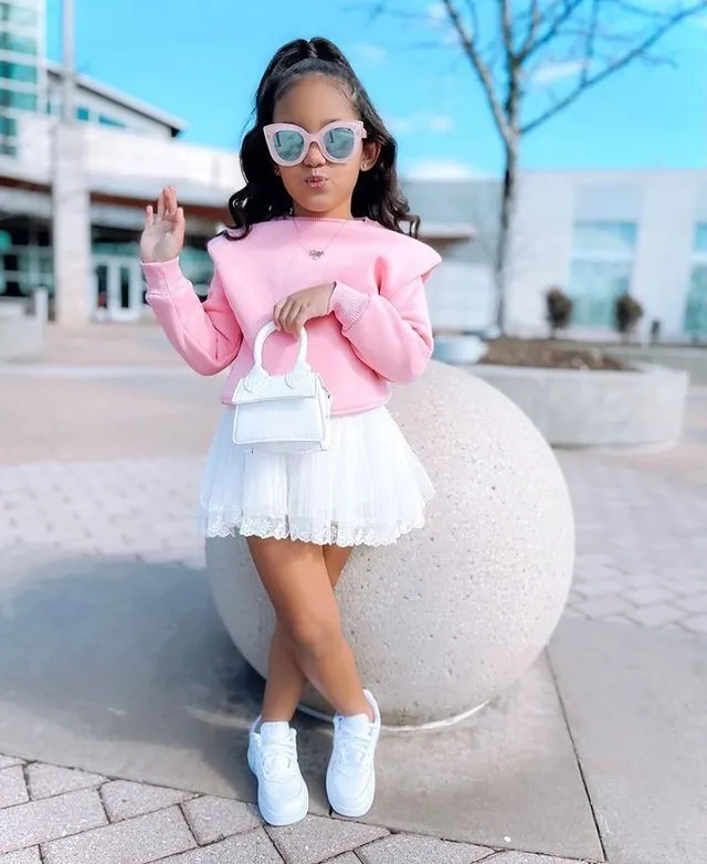 Chic Pink and White Street Style