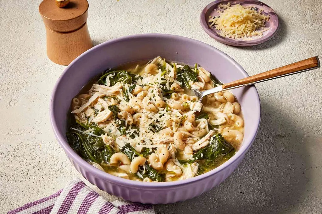 Chicken, Pasta, and Spinach Soup