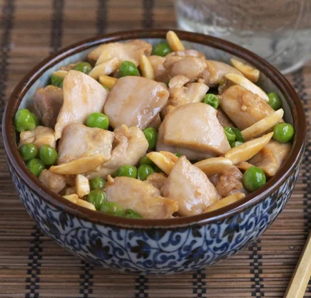 Chicken and Almond Stir Fry