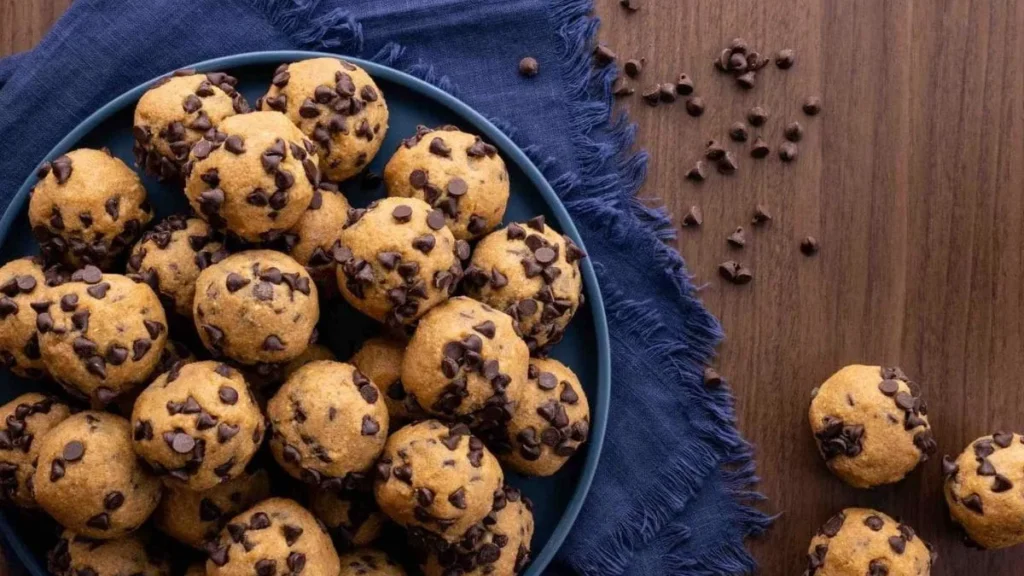 Chocolate Chip Cookie Dough Bites
