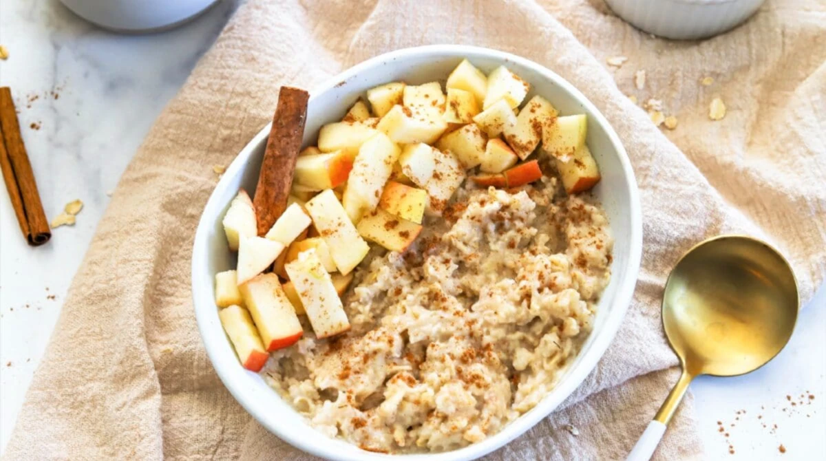 Apple Cinnamon Oatmeal Bowl