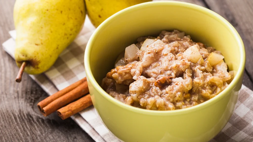 Cinnamon Pear Oatmeal
