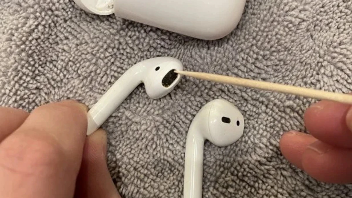 Clean Your AirPods (Dirt Blocks Sensors)