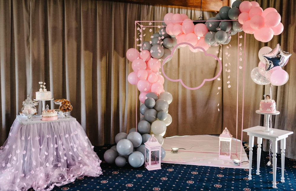 Cloud and Balloon Arch Photo Corner