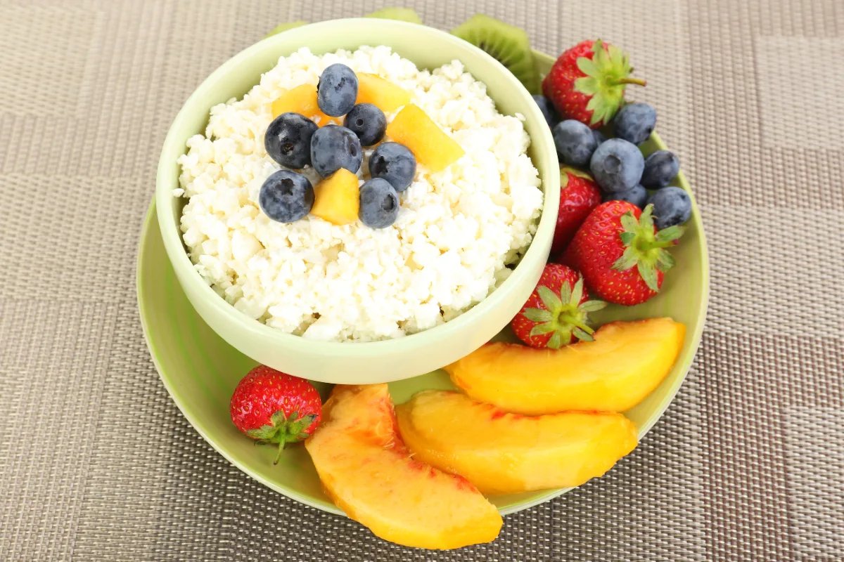 Cottage Cheese and Fruit Bowl