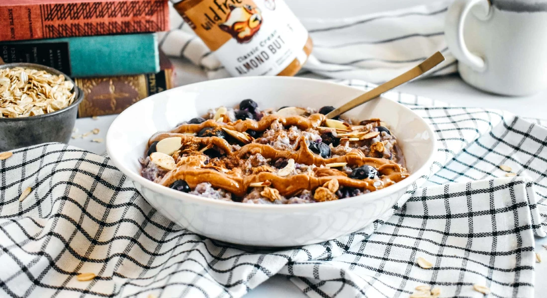 Creamy Almond Butter and Oat Bowl