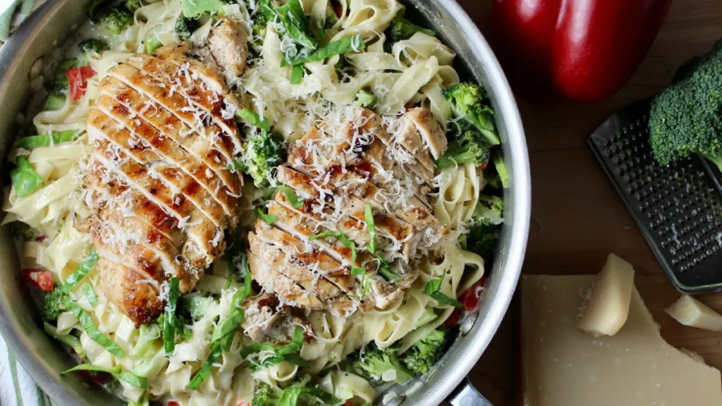 Creamy Broccoli and Chicken Pasta