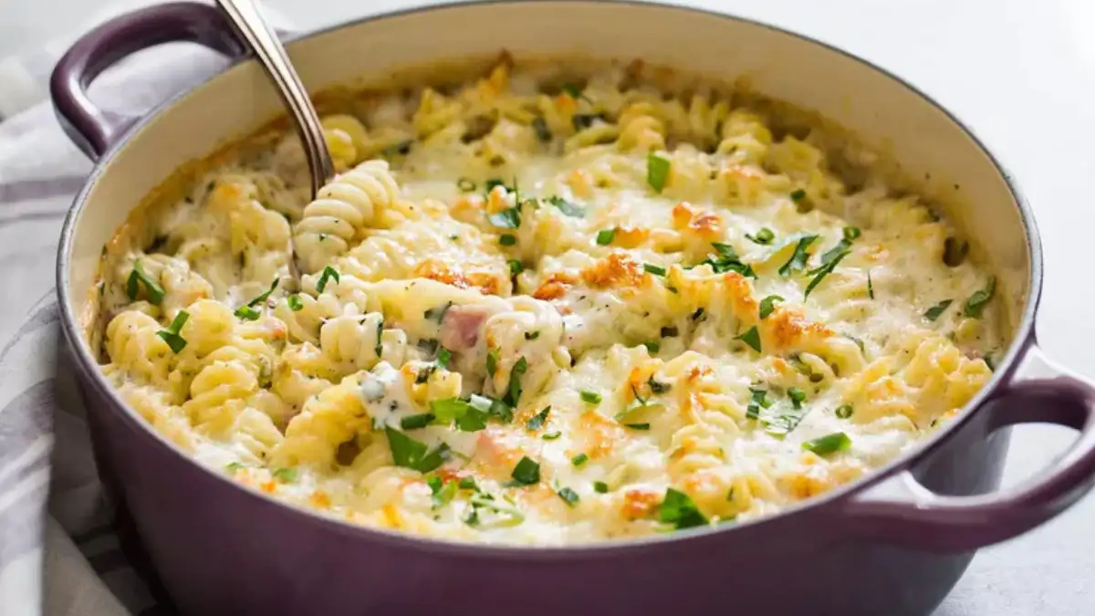 Creamy Ham and Cheese Pasta Bake
