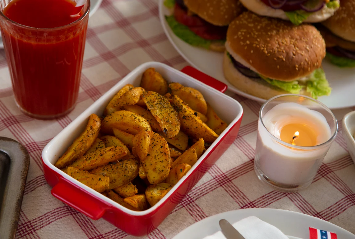 Crispy Garlic Potato Wedges