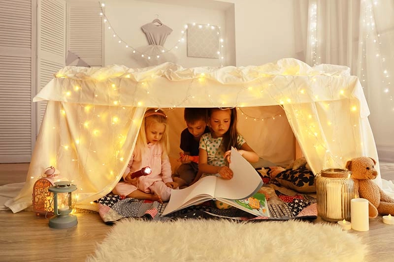 DIY Blanket Fort