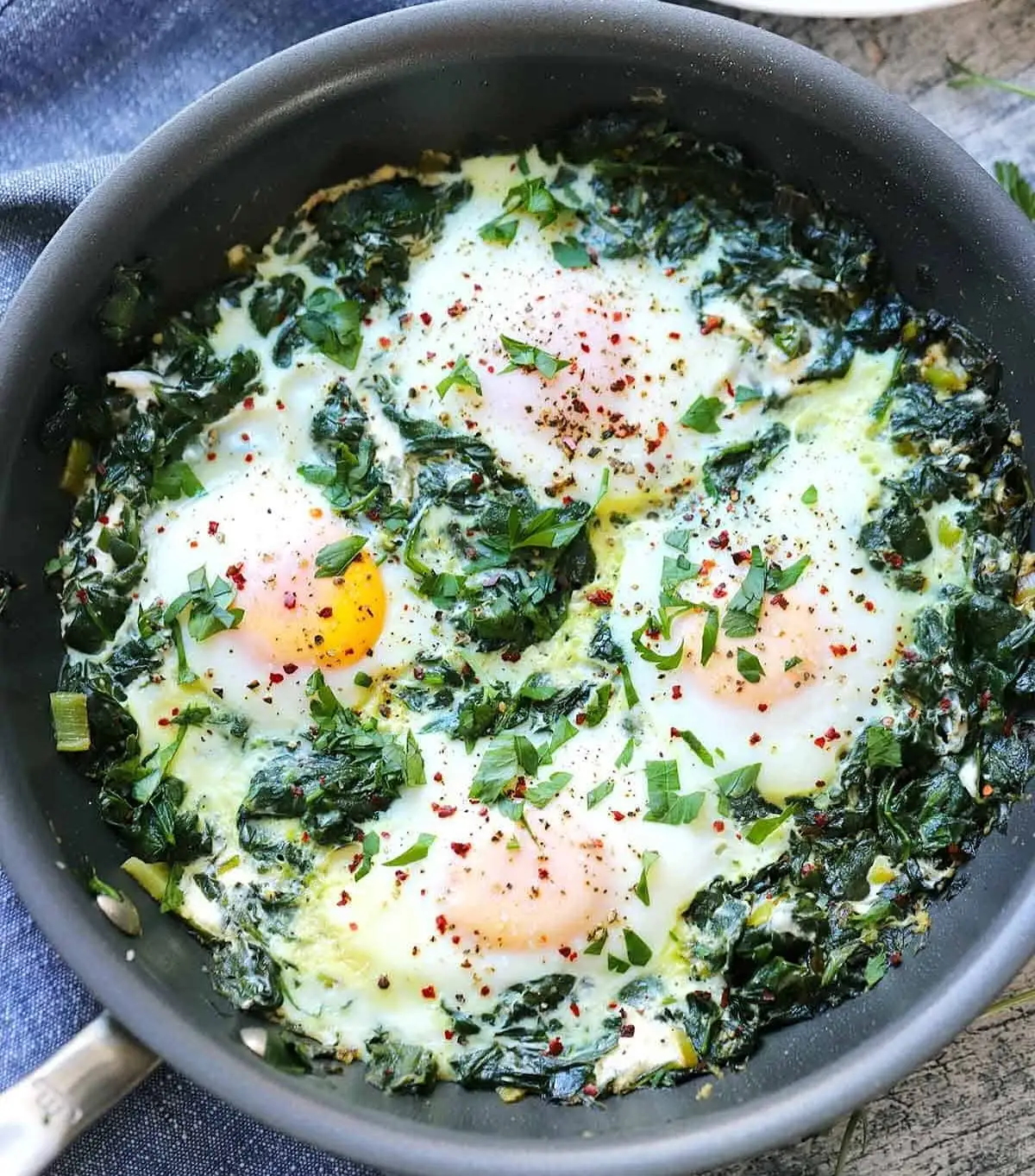 Egg and Spinach Breakfast Scramble