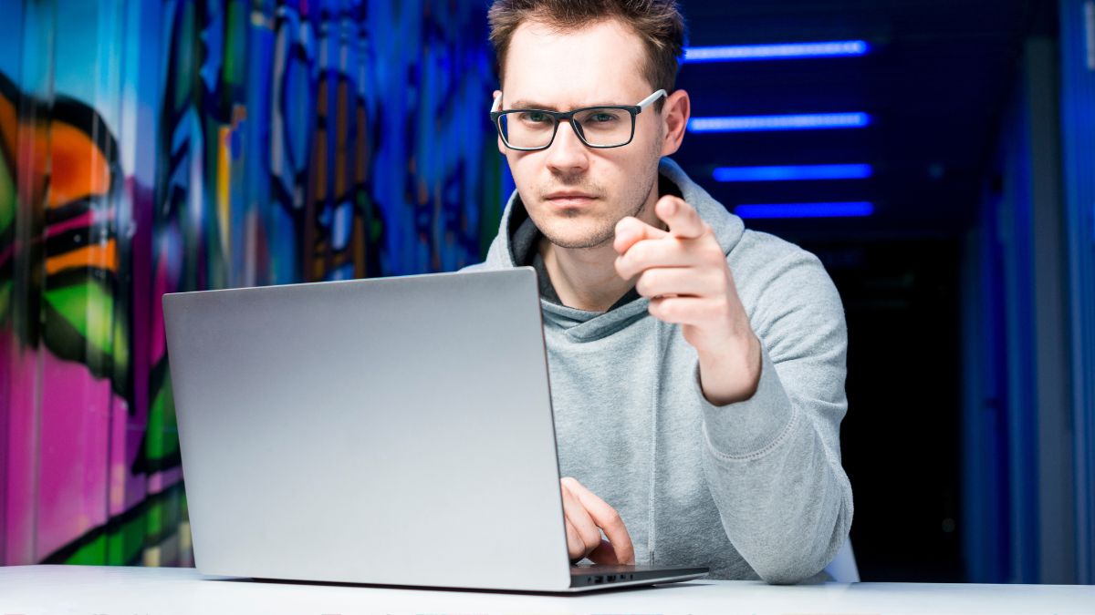 35 AI Hacks That'll Make You Insanely Productive (With Prompts You Can Copy Now)