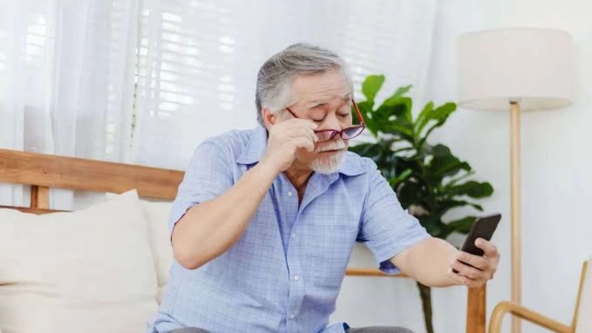 I'm an Eye Doctor Who Spotted a Brain Tumor During a Routine Exam. Here Are 16 Signs I Never Ignore
