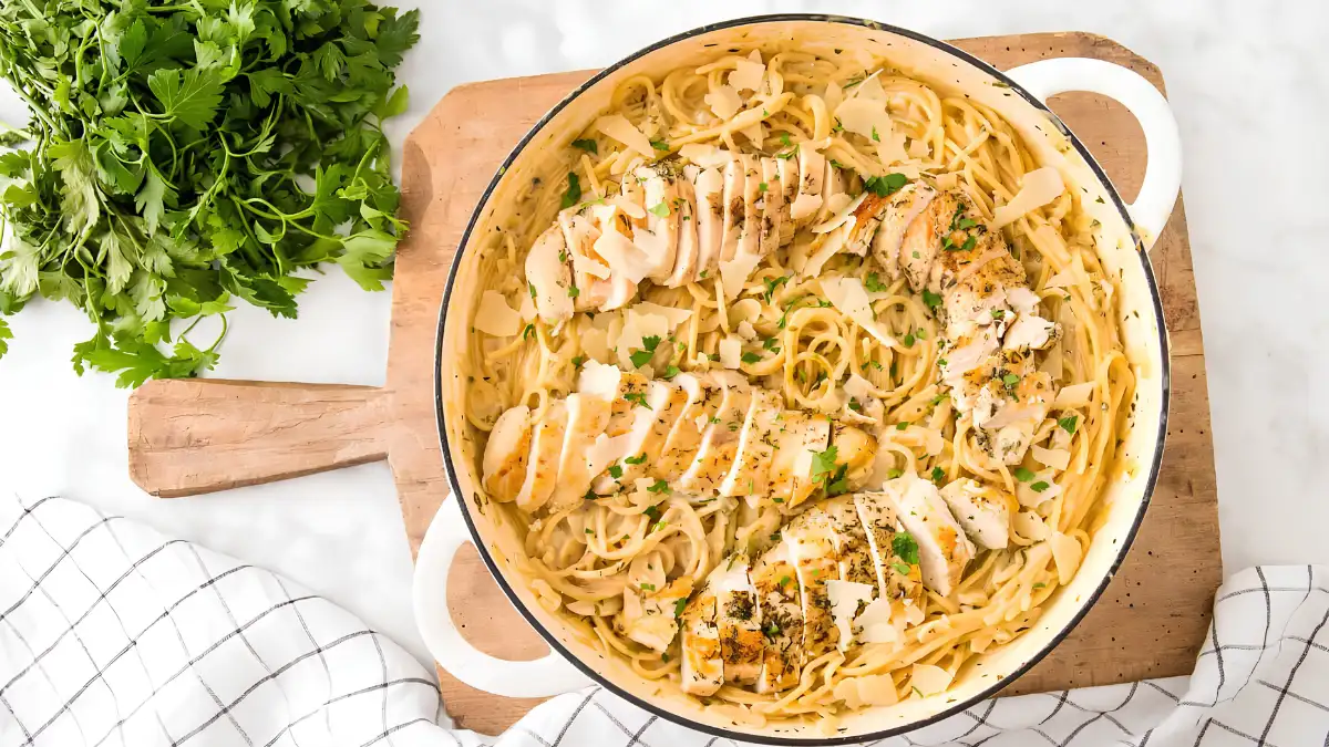 Garlic Parmesan Chicken Pasta Bake