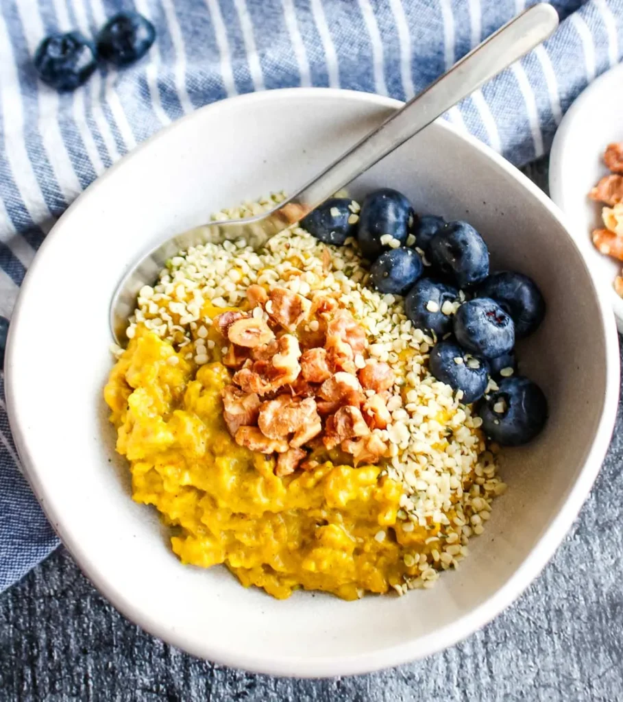 Golden Turmeric Overnight Oats