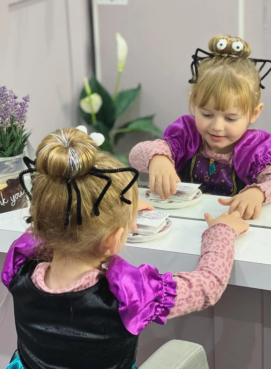 Googly-Eyed Spider Top Knot