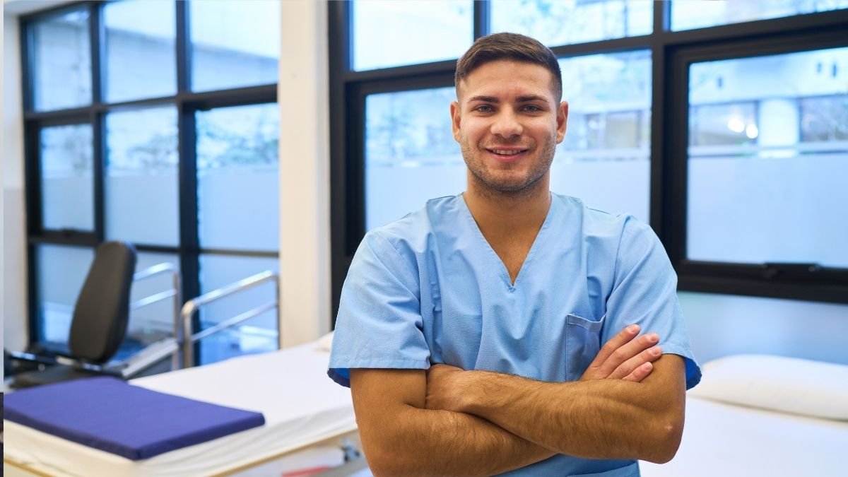 I'm a Physical Therapist for Seniors One Movement Tells Me Everything About Your Next Decade