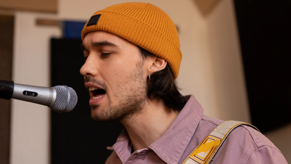 Microphone That Never Sleeps