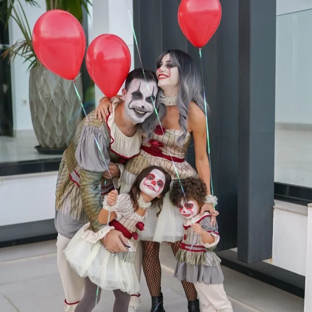 Pennywise Family Halloween Costumes