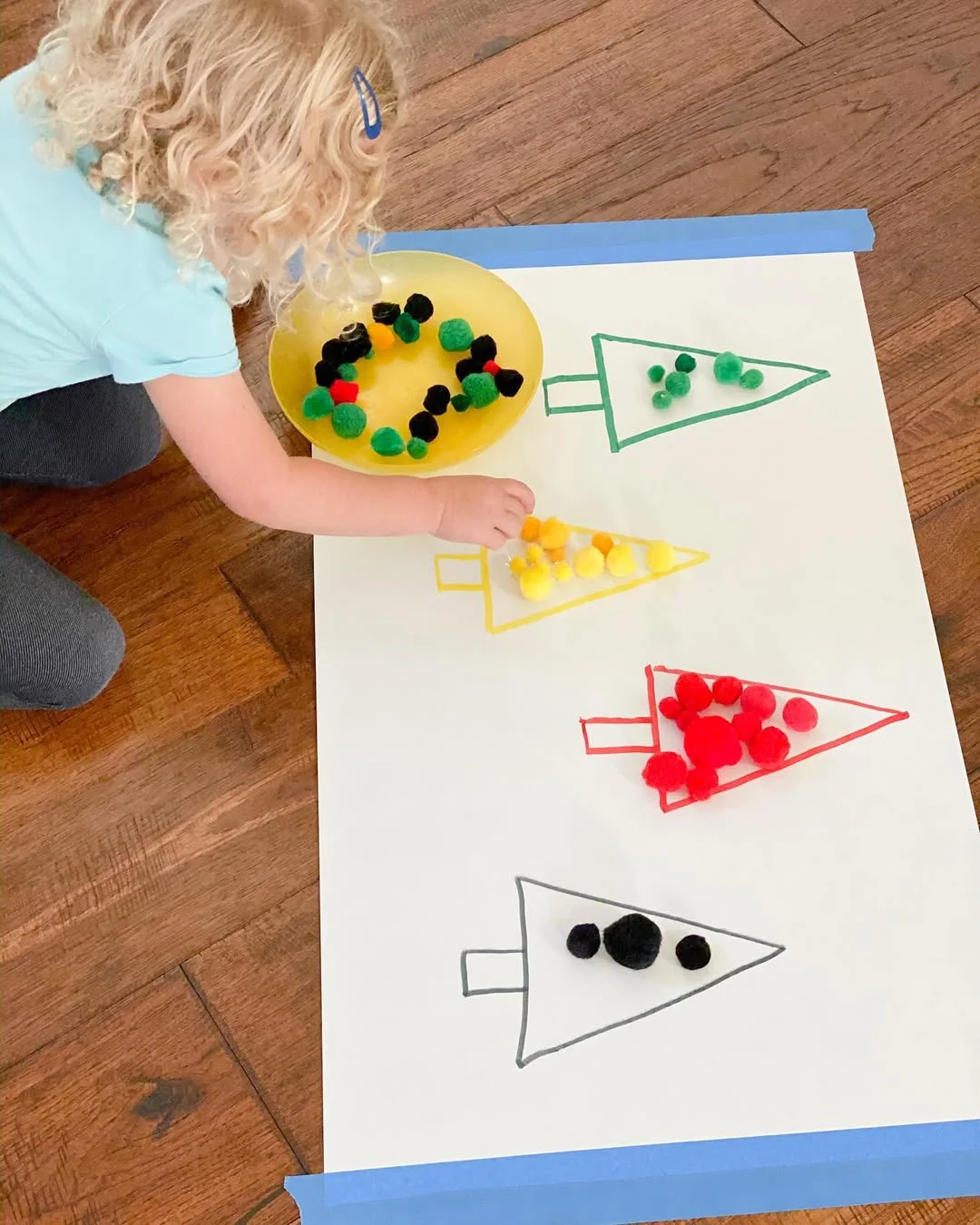 Pom-Pom Christmas Tree Sorting