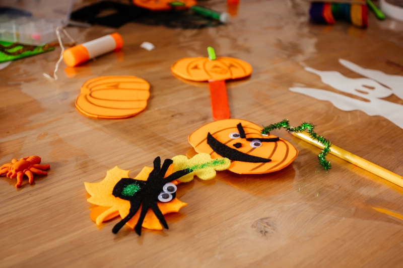 Pumpkin Parade Puppet Sticks