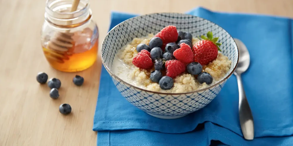 Quinoa Berry Breakfast Bowl