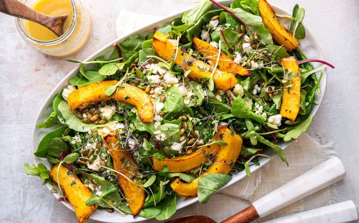 Roasted Pumpkin Seed Spinach Salad
