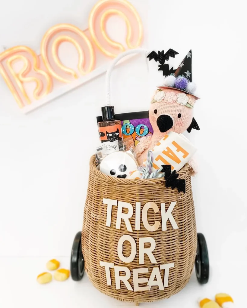 Rolling Trick or Treat Luggy