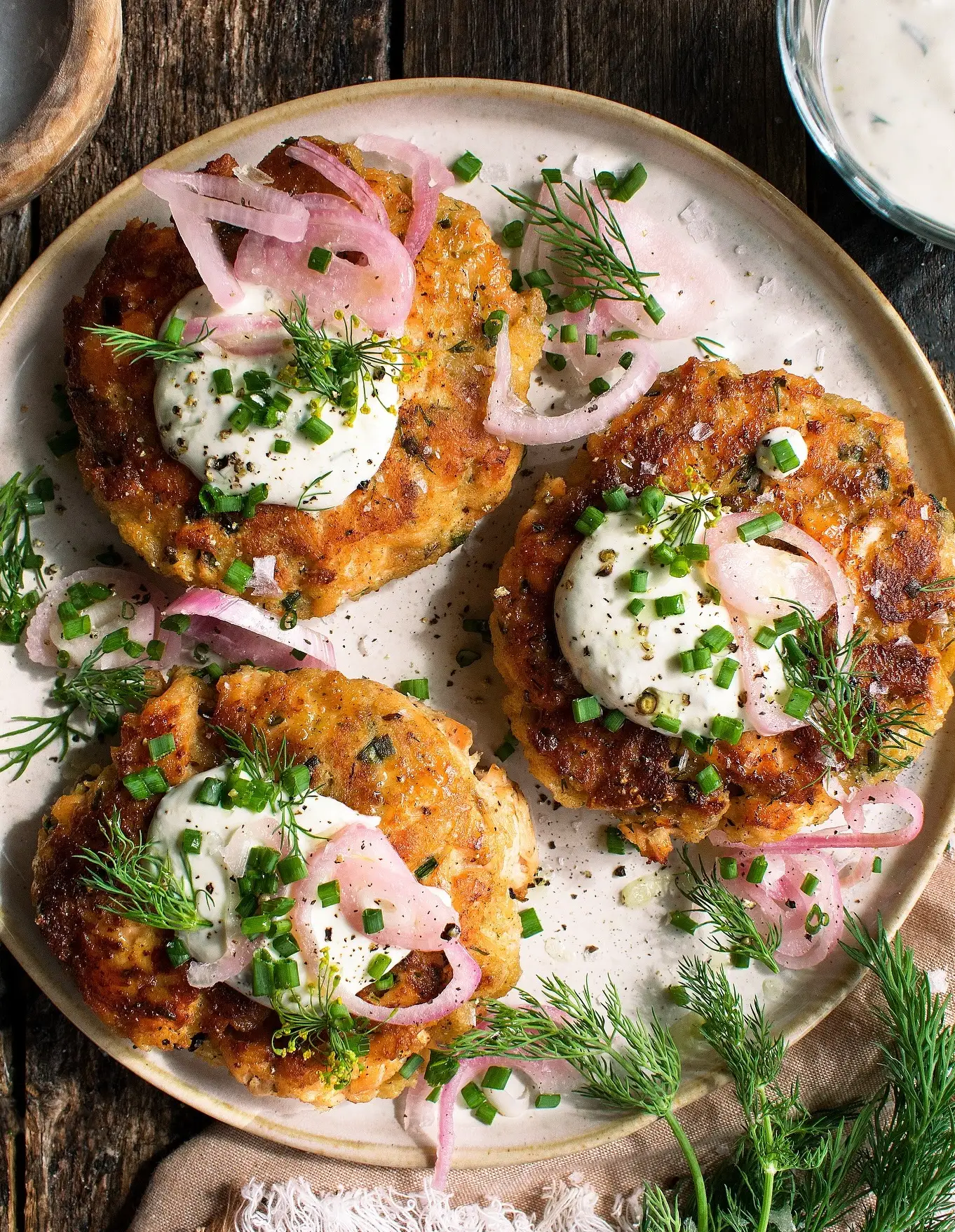  Salmon Cakes with Dill Sauce