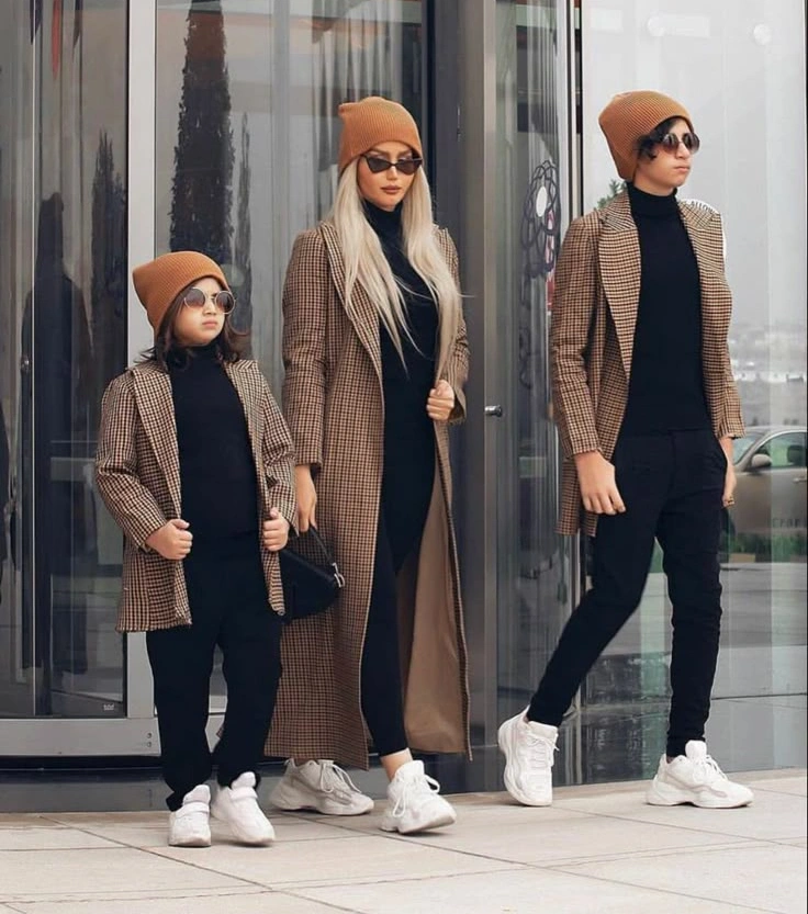 26. Sophisticated Houndstooth Trio Style