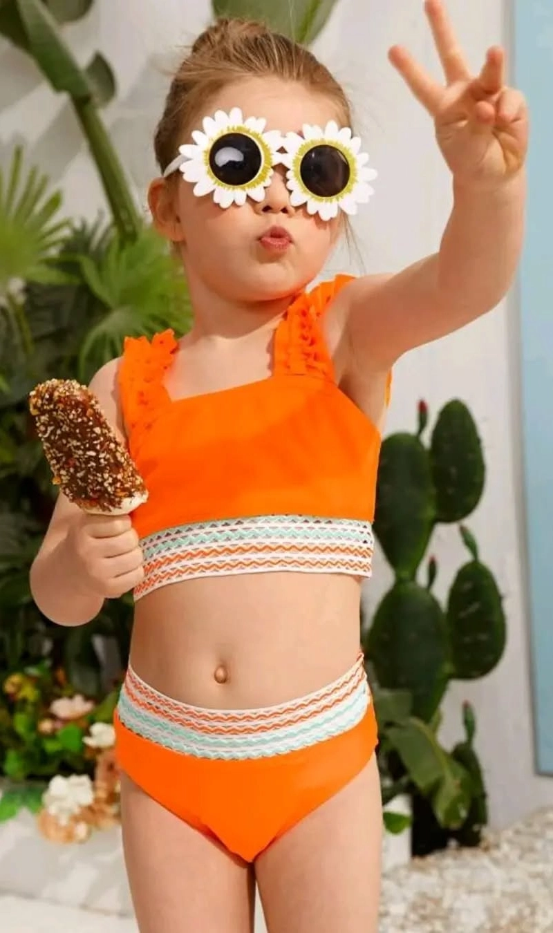 Sunshine Daisy Two-Piece With Novelty Glasses