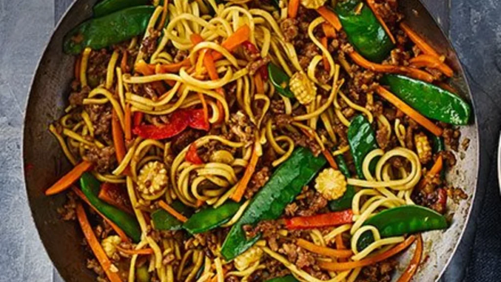  Sweet-Spicy Pork Ramen Fry