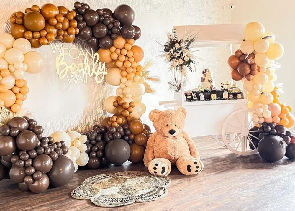 Teddy Bear “We Can Bearly Wait” Balloon Arch