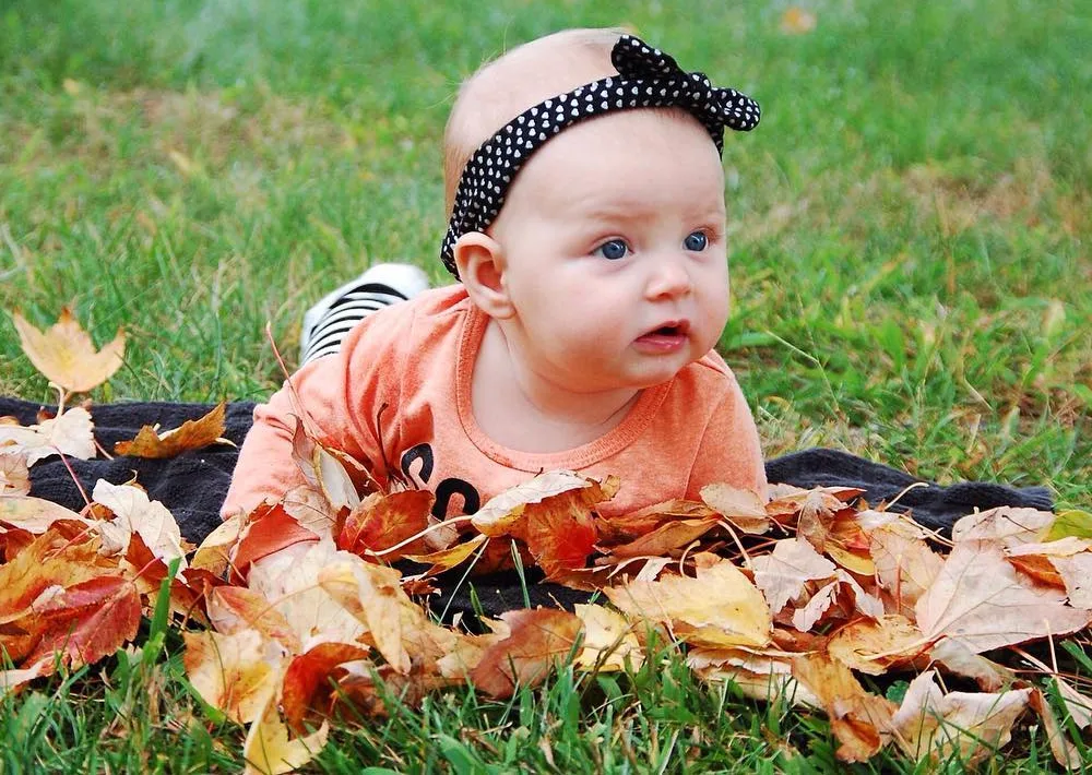 Tummy Time Leaf Discovery Adventure