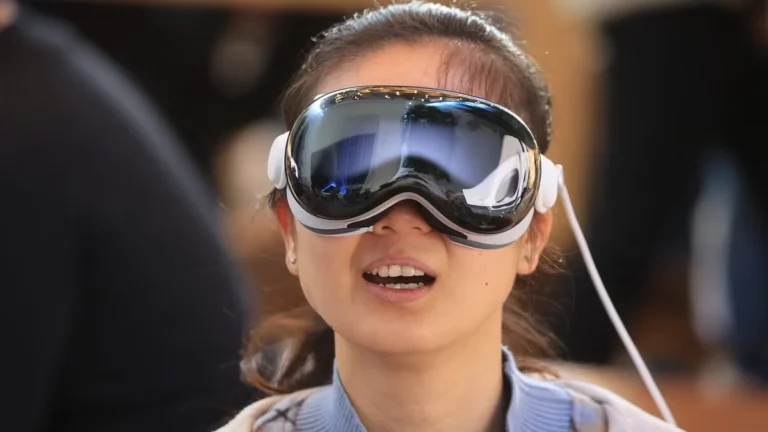 Apple’s $3,500 Vision Pro: Why Early Adopters Are Returning It and Feeling Regret One Year Later