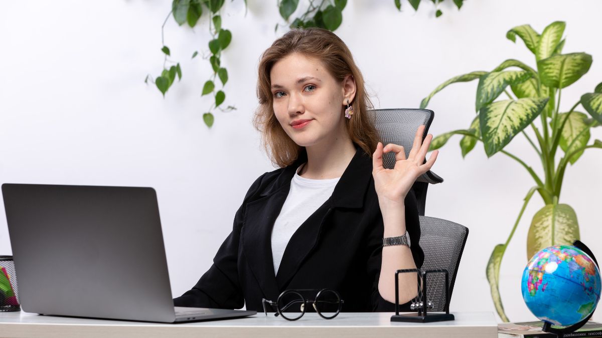 Why I Always Recommend Canva's AI Image Generator to Beginners